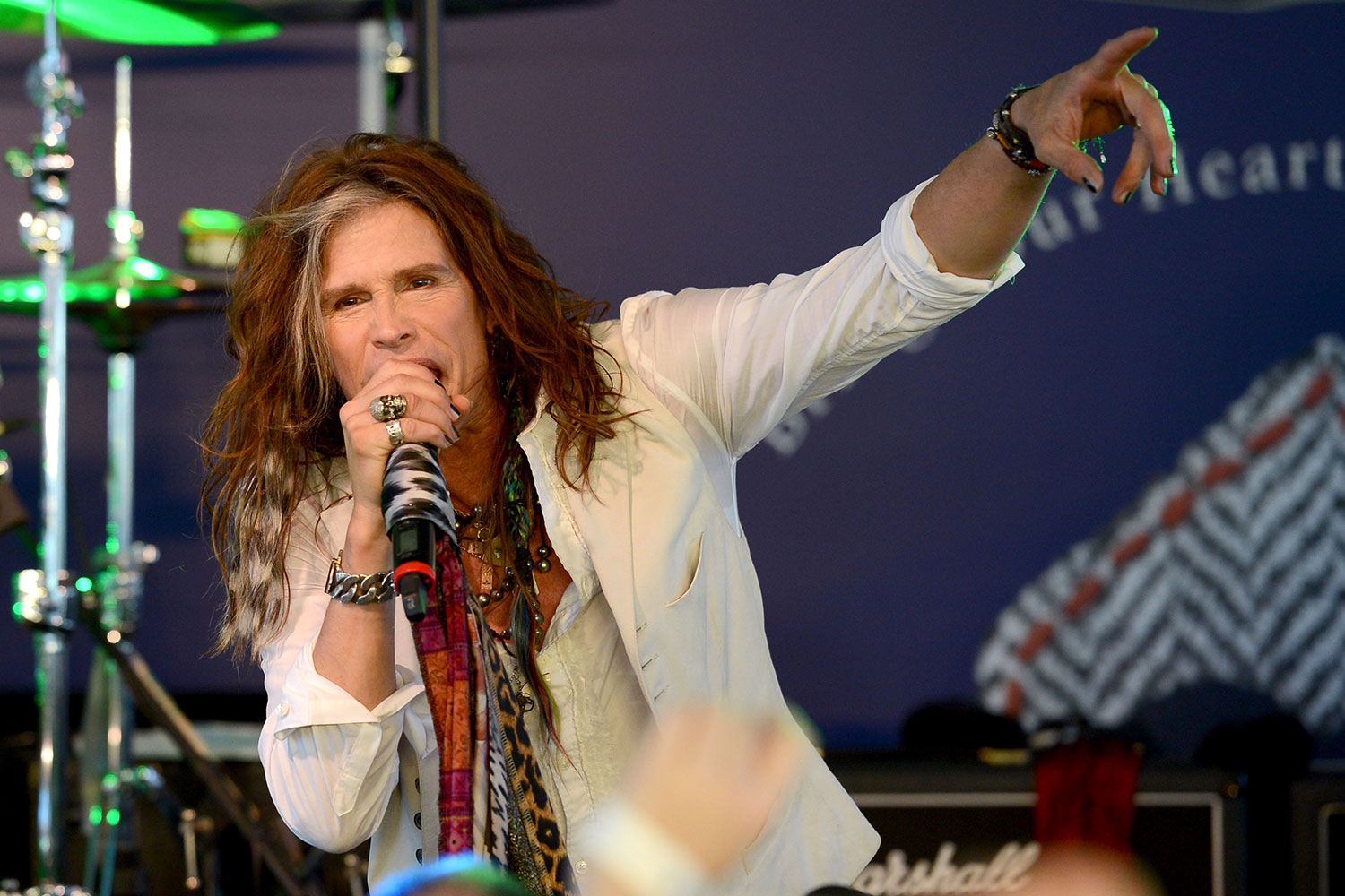 Will Aerosmith perform at Glastonbury festival in 2022?
