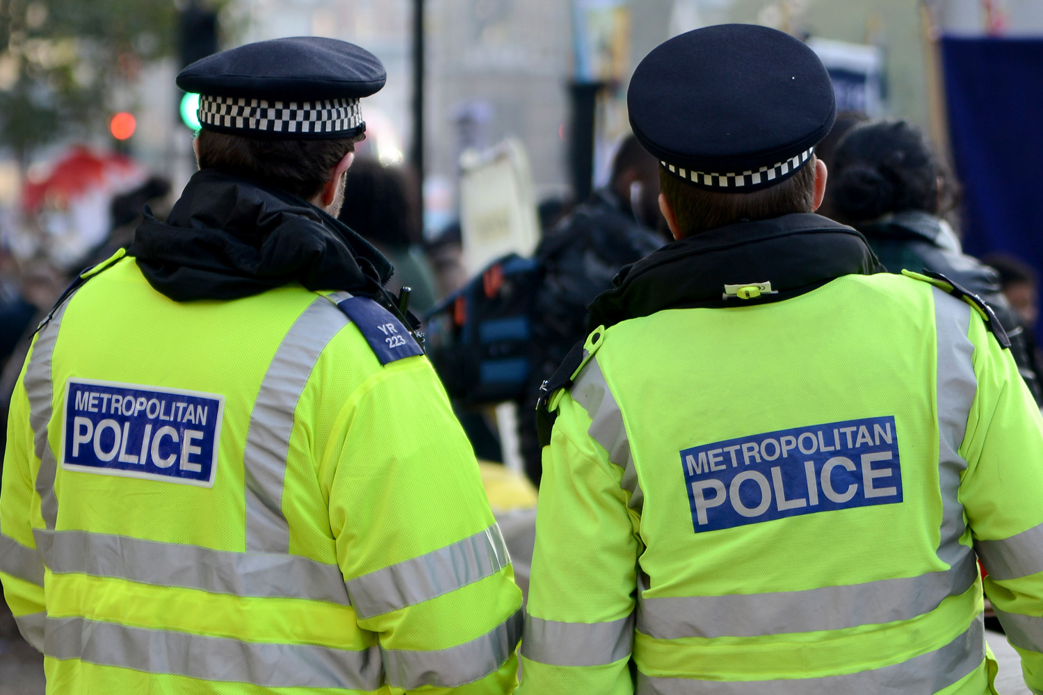 Robbers posing as undercover police target men in east London