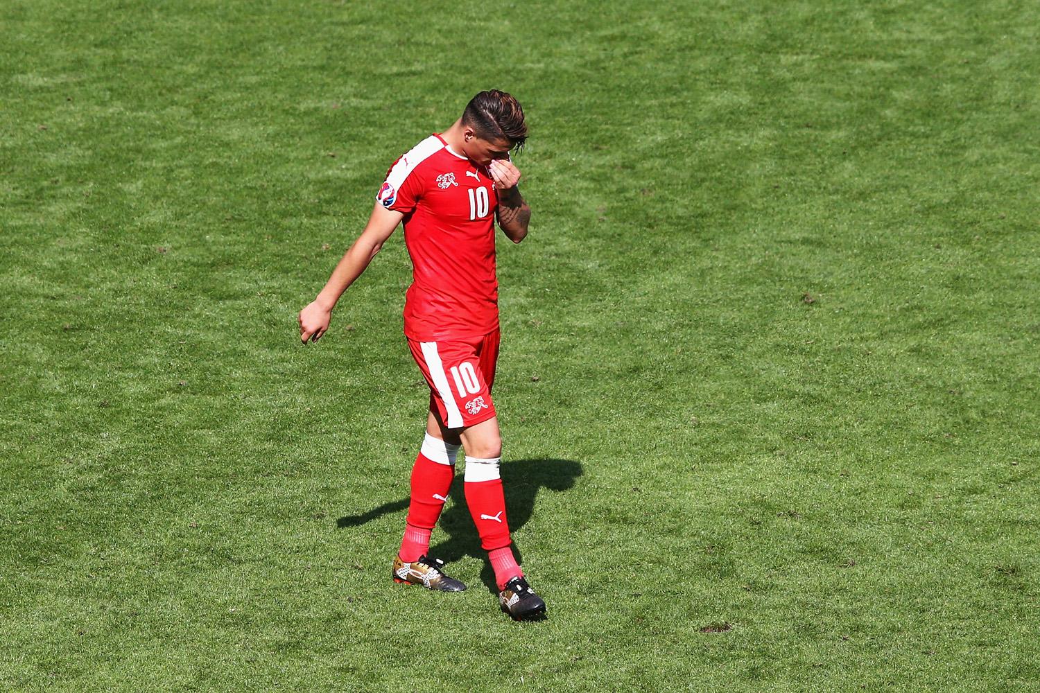 Poland beat Swiss after Xhaka penalty miss to reach Euro 2016 quarters