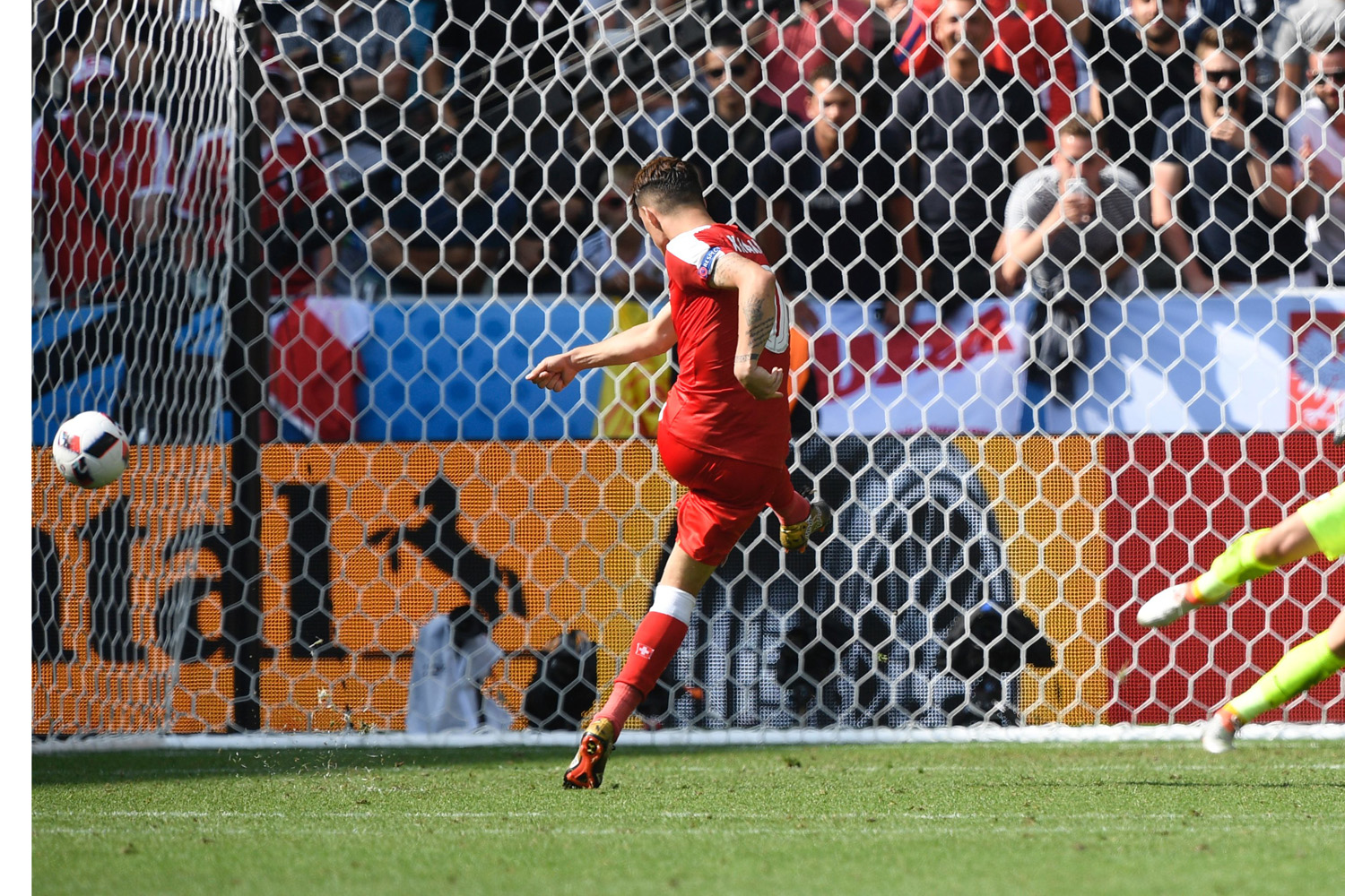 Arsenal's Xhaka promises to return 'stronger' after Swiss penalty miss