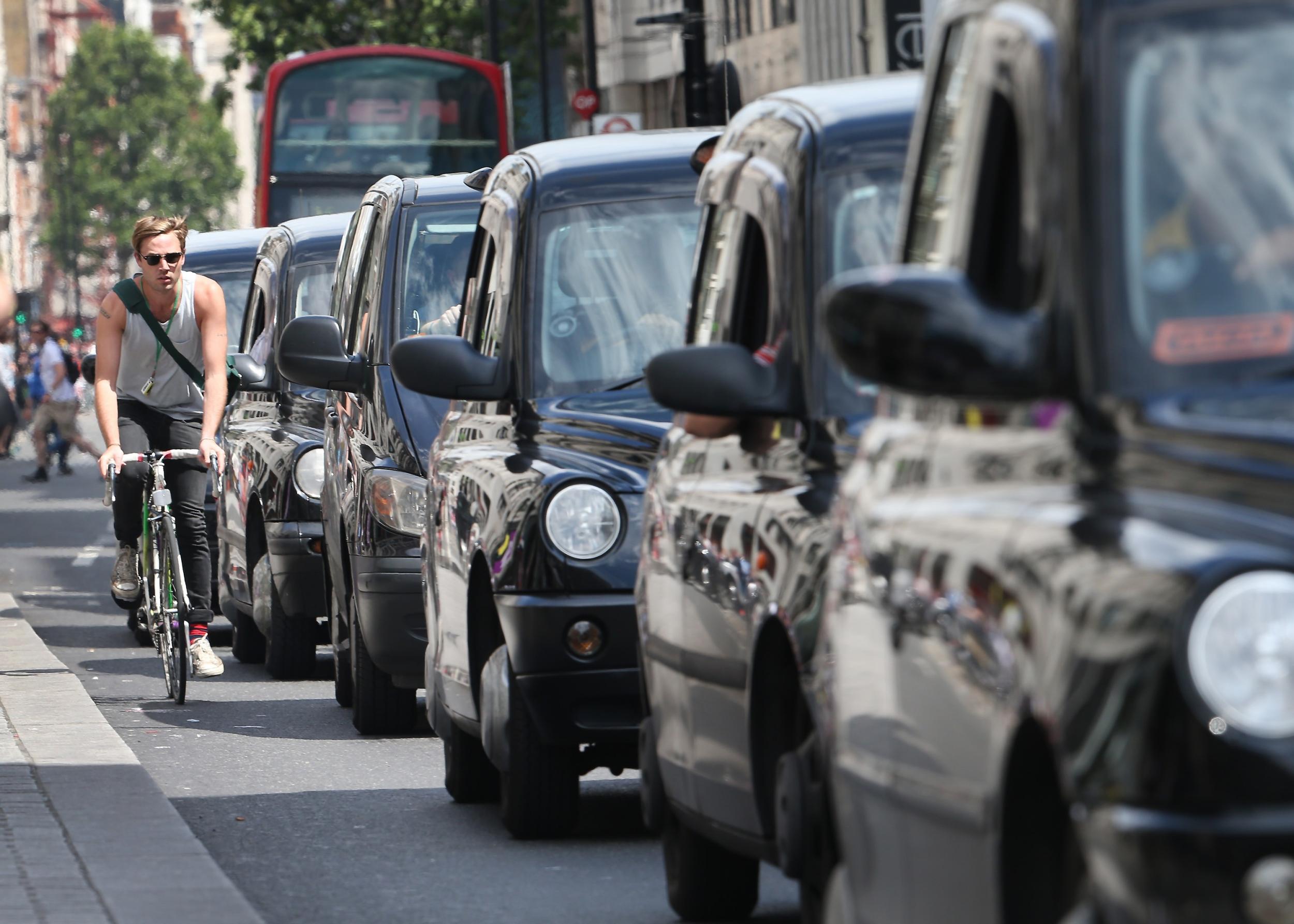 Taxi app Gett puts London cabbie in driving seat as it takes on Uber