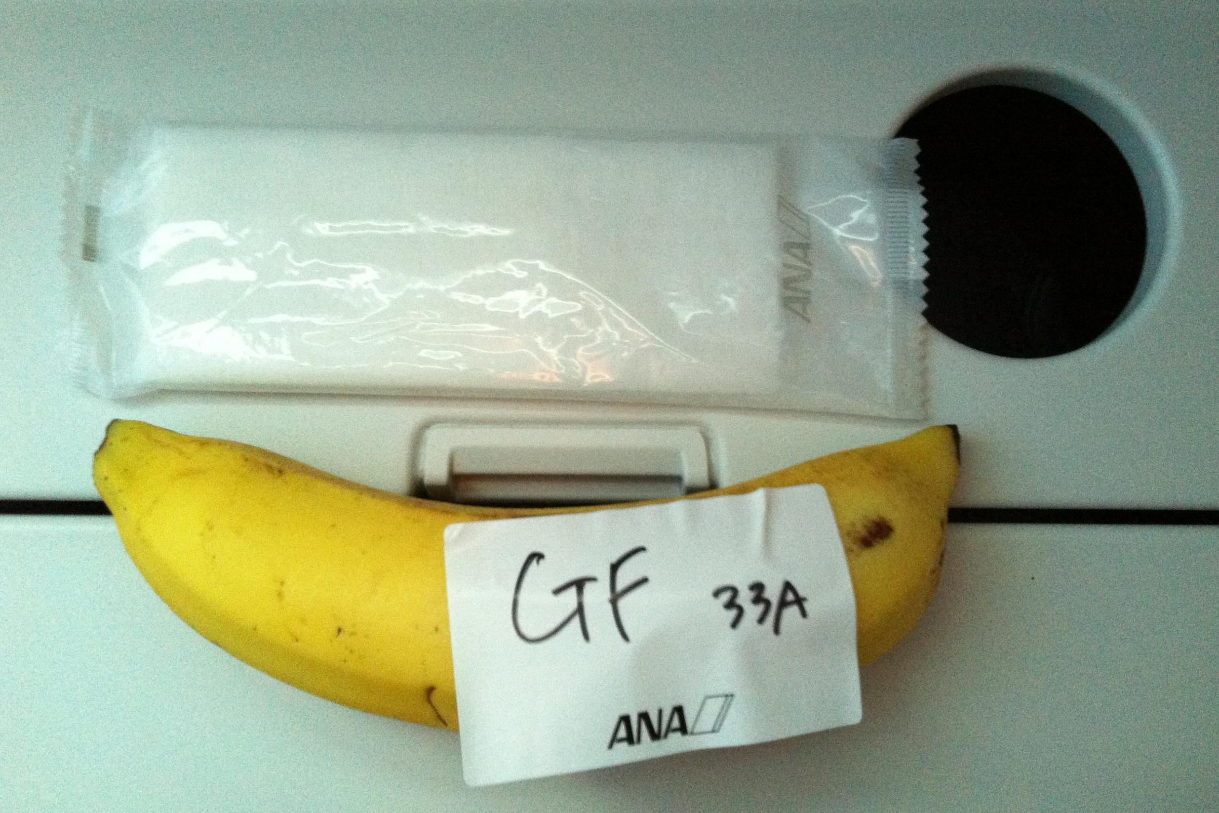 Londoner given a single banana as gluten-free meal on nine-hour flight