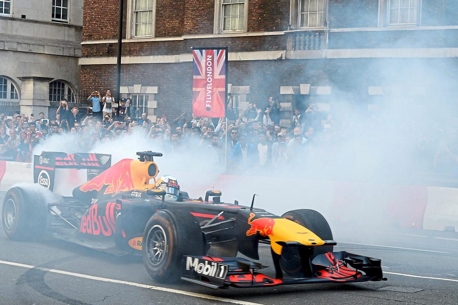 Hamilton’s absence fails to spoil London's F1 street party