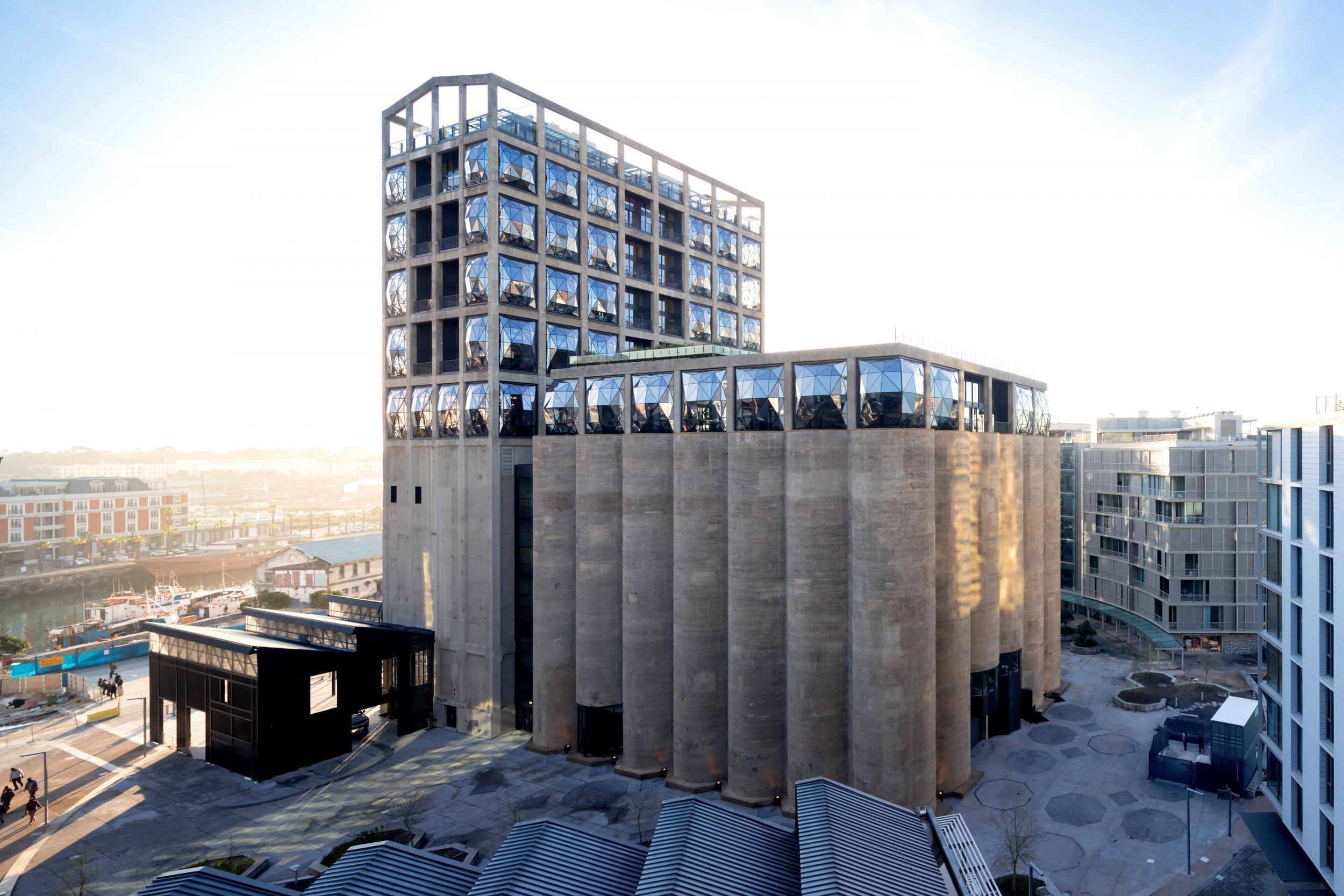 10 reasons to visit Cape Town as soon as possible