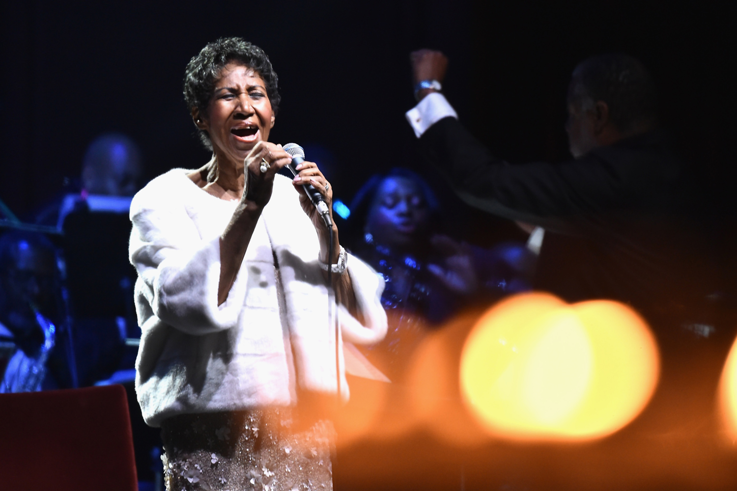 Slim Aretha Franklin takes stage at Sir Elton’s charity gala