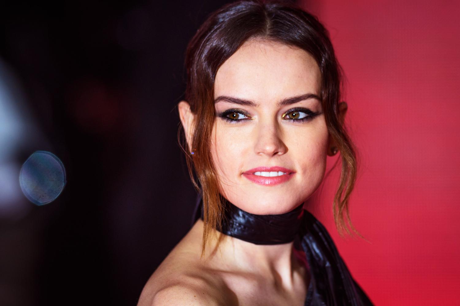 Daisy Ridley ignites a fashion debate on the Star Wars red carpet