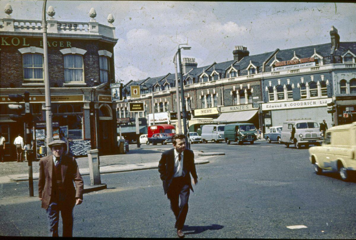 14 incredible photos that show Leyton in the 1960s