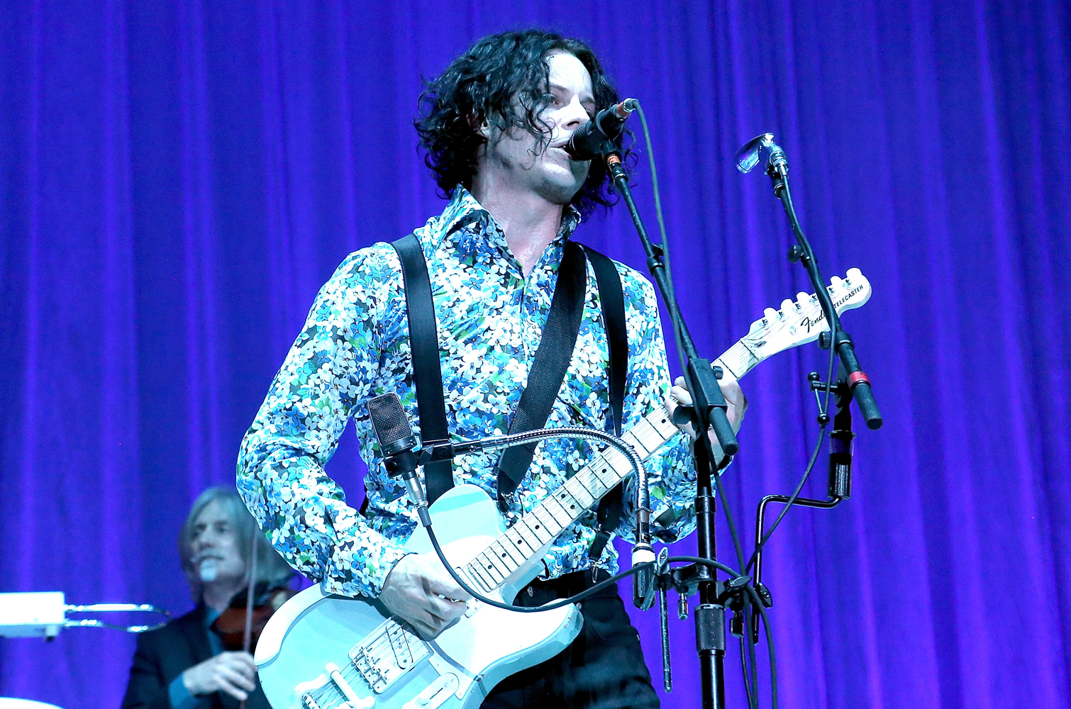 Jack White to perform free gig in a London pub today