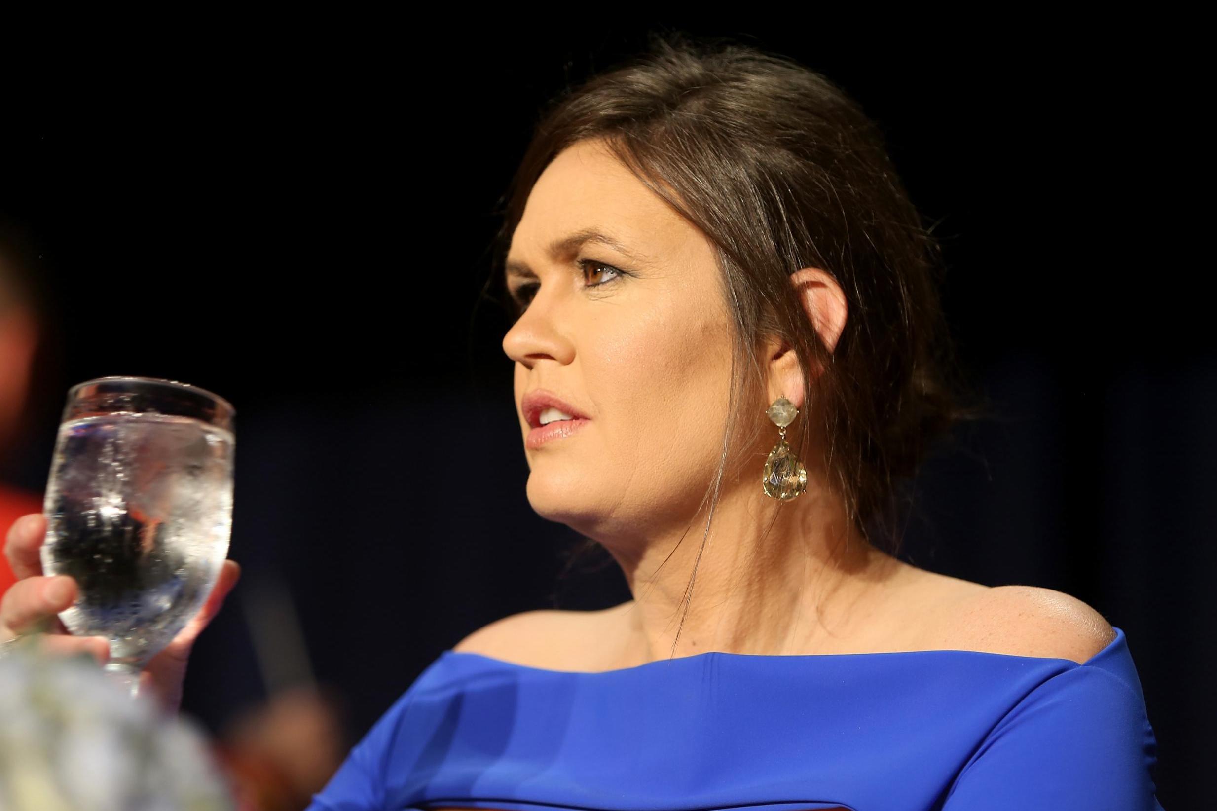 Sarah Sanders mocked at annual press dinner as Trump snubs media again