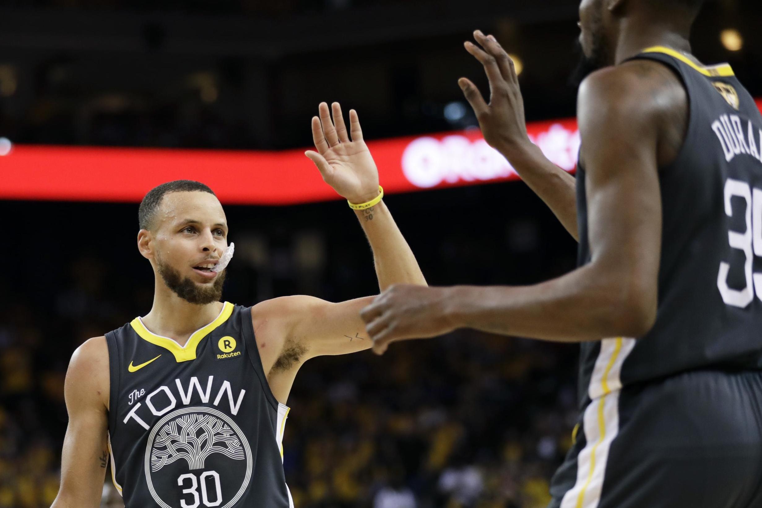 Curry shoots Golden State into a 2-0 lead in NBA Finals