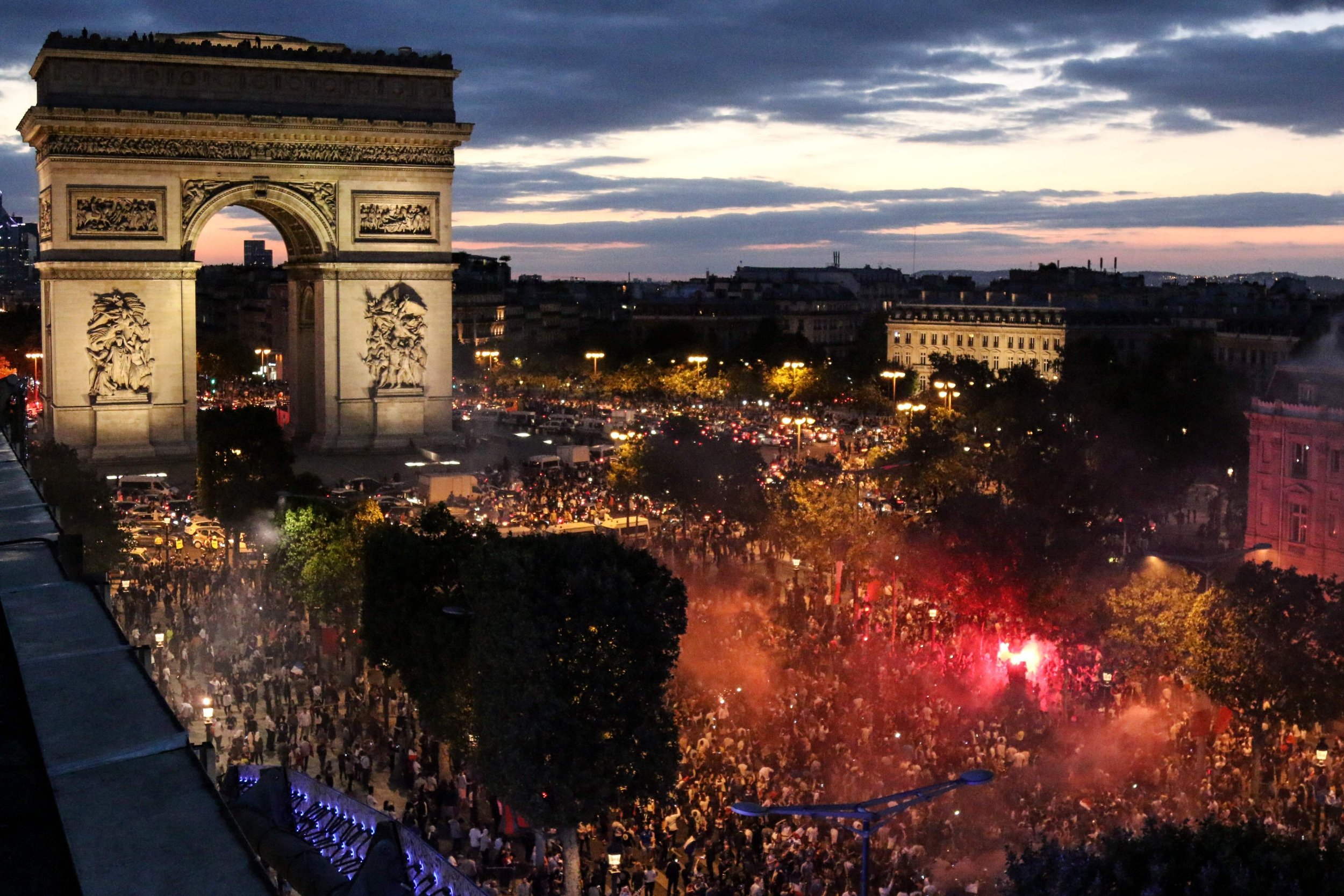 Spectacular scenes in Paris as France make it to World Cup final