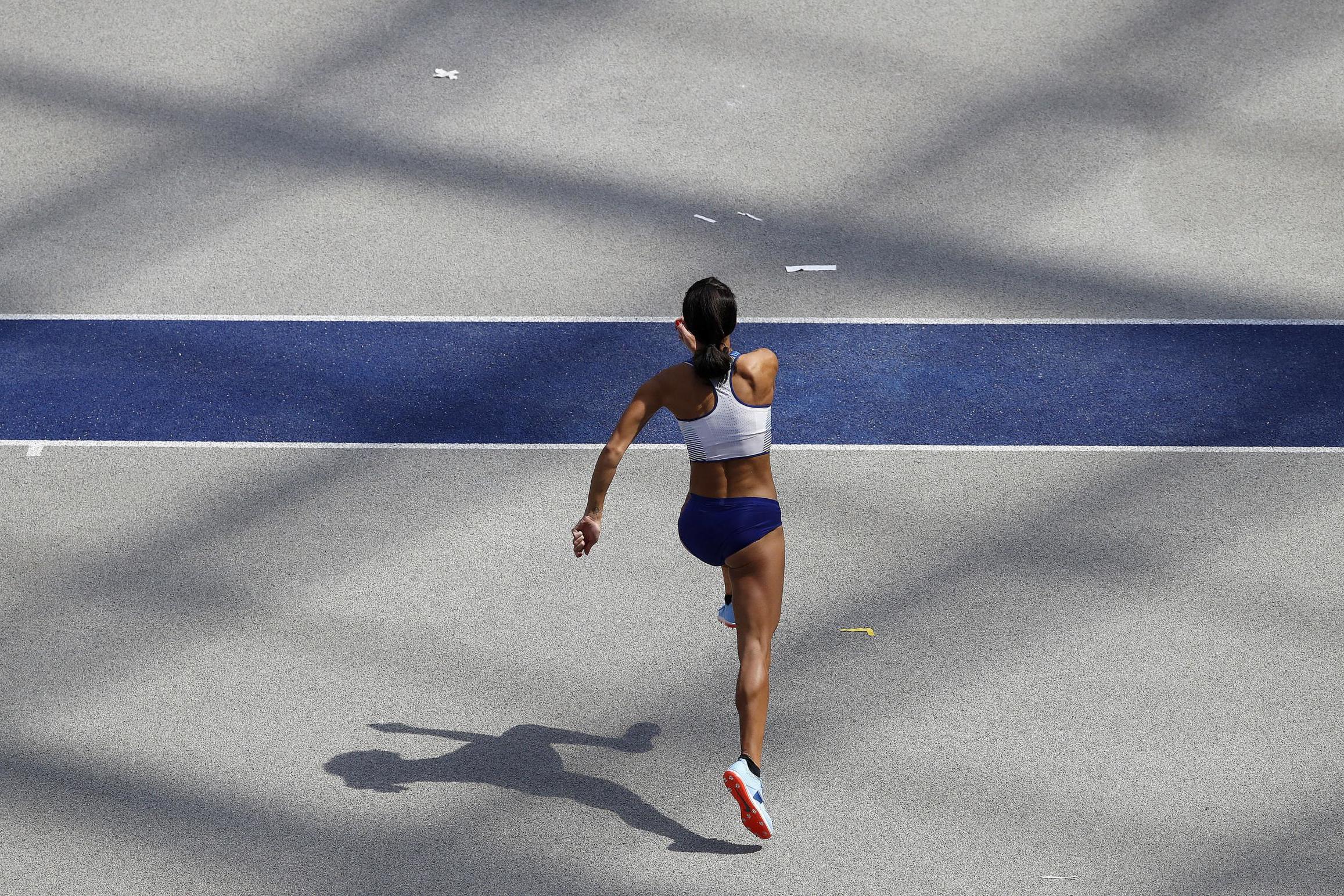 Johnson-Thompson makes bright start in Berlin