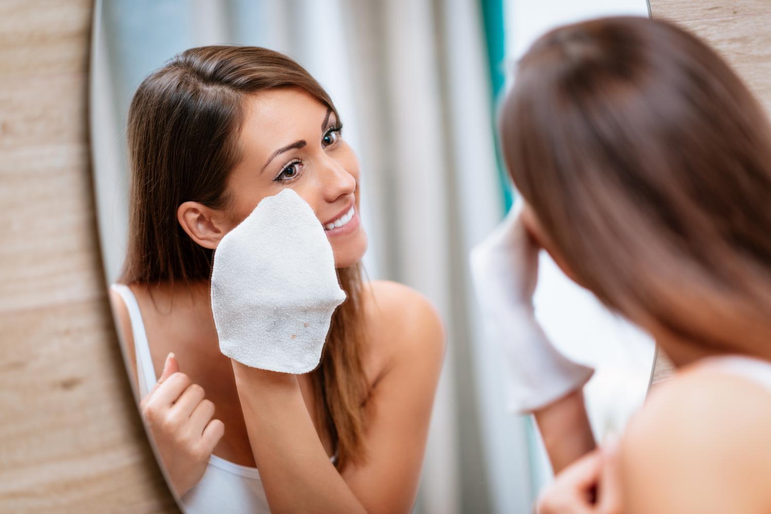 Best eco-friendly and biodegradable makeup remover wipes