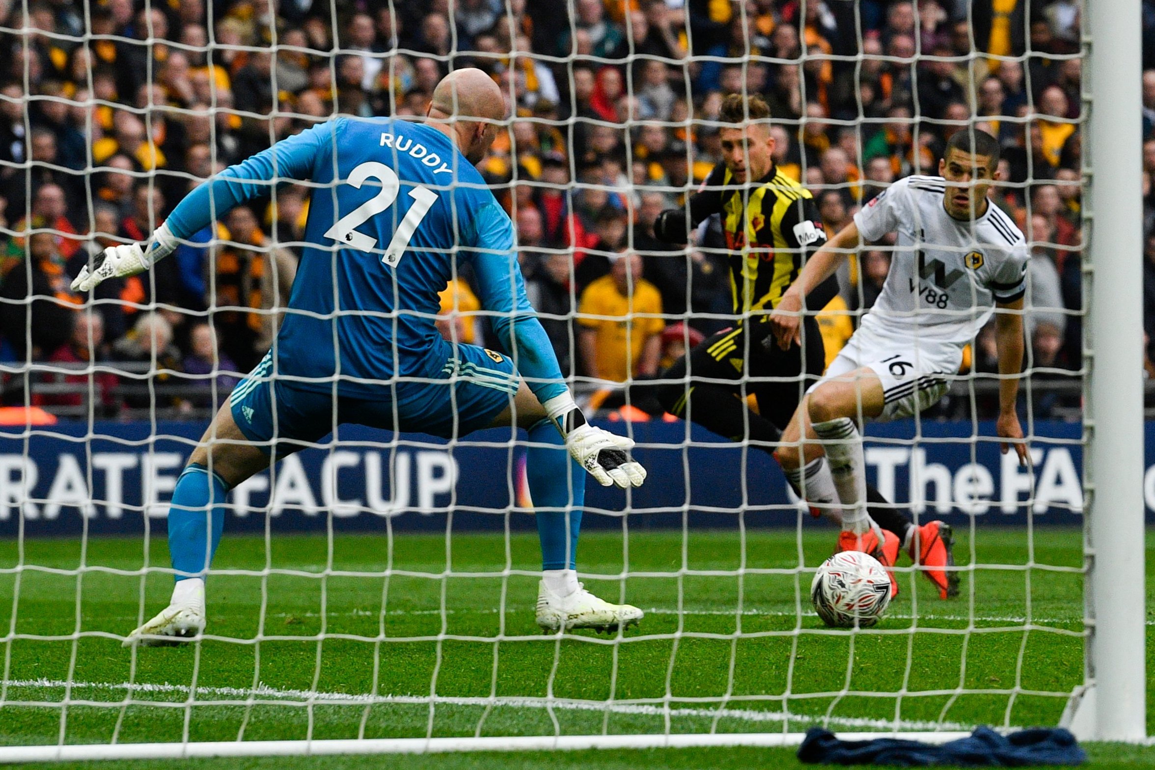 Elton John in tears after Deulofeu turns his fury into FA Cup magic