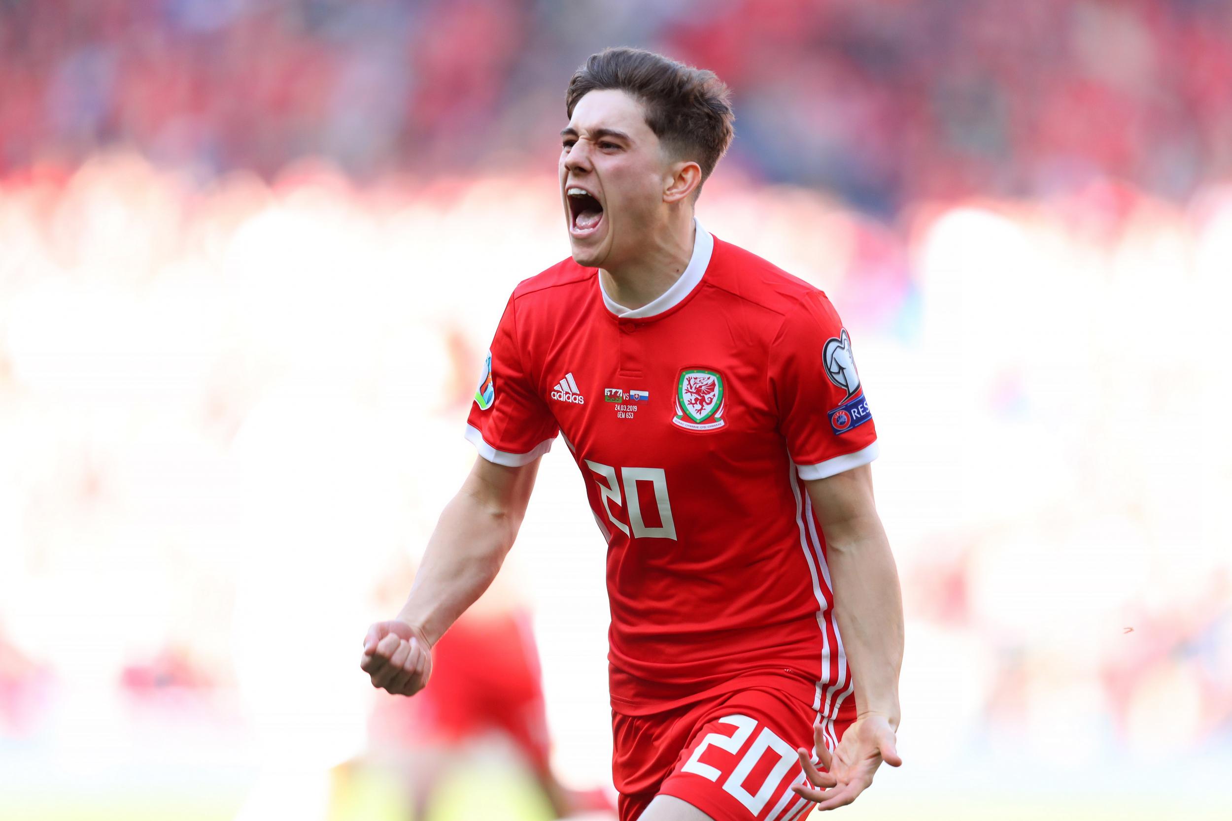 Man Utd expected to agree James fee with Swansea imminently