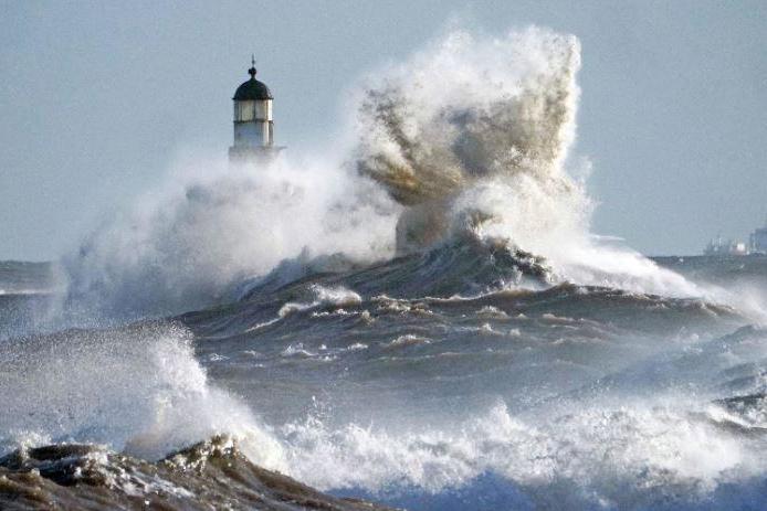 Storm Brendan set to batter UK with 80mph winds, snow and ice