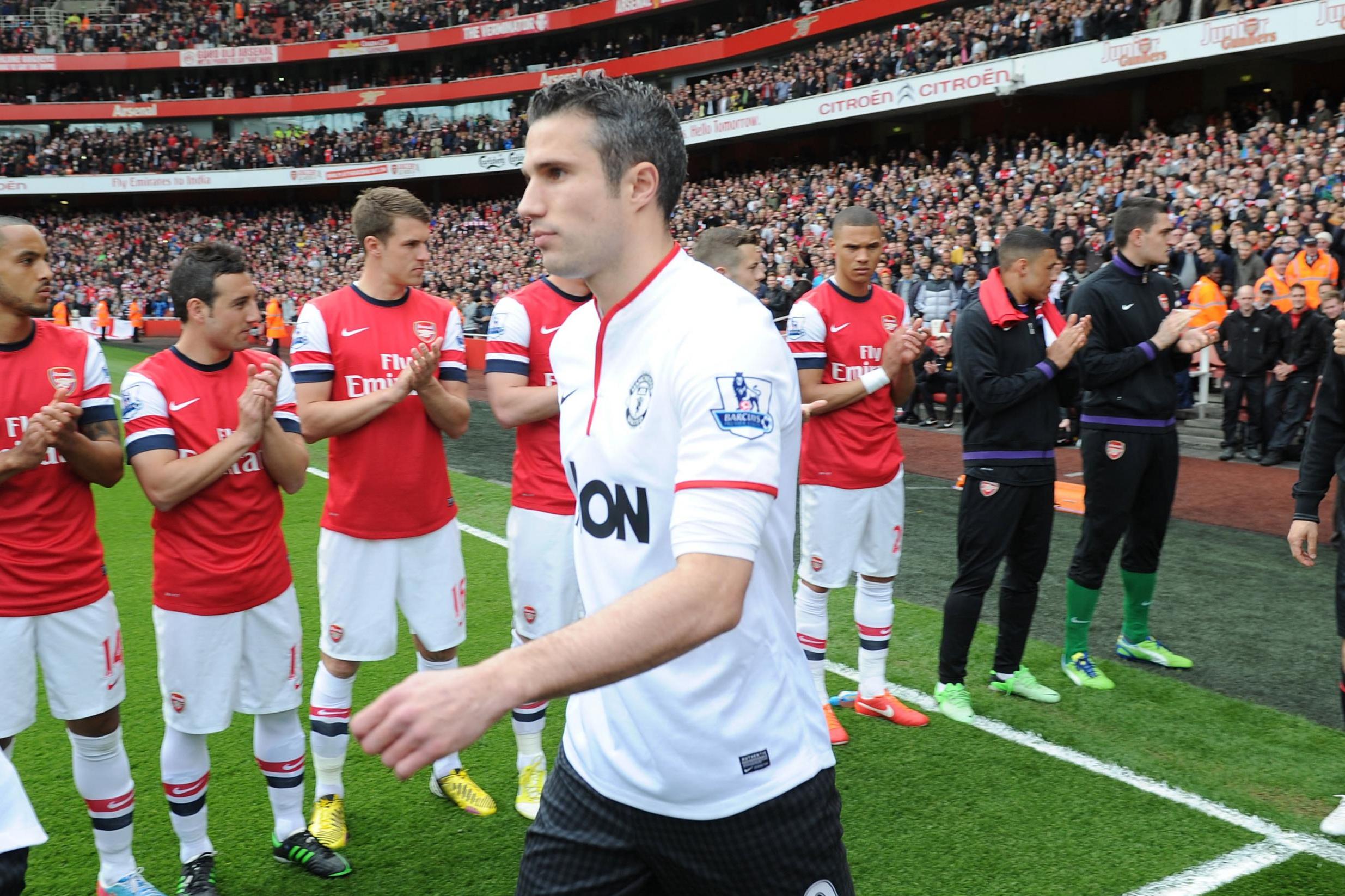 Van Persie delights Man Utd fans on Twitter. Arsenal fans? Not so much