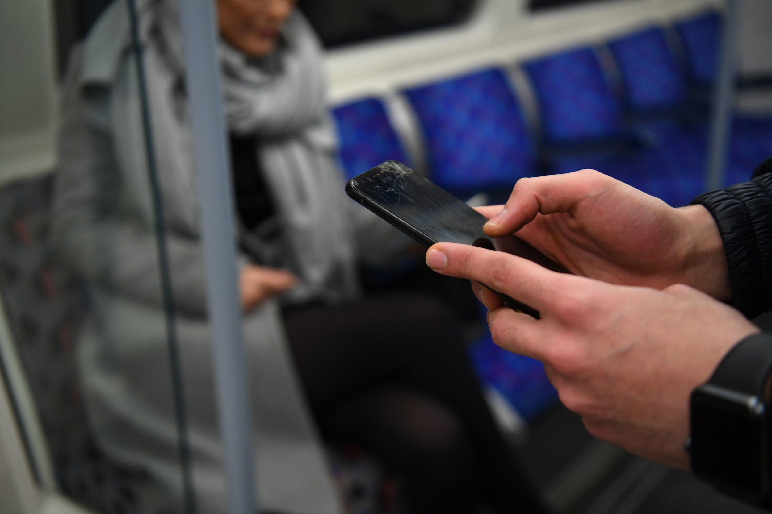 London Tube passengers targeted in ‘SMS blaster’ mass fraud plot