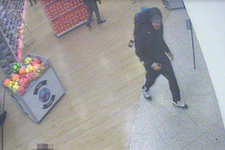 ‘Missed opportunities’ to identify Manchester bomber, inquiry hears