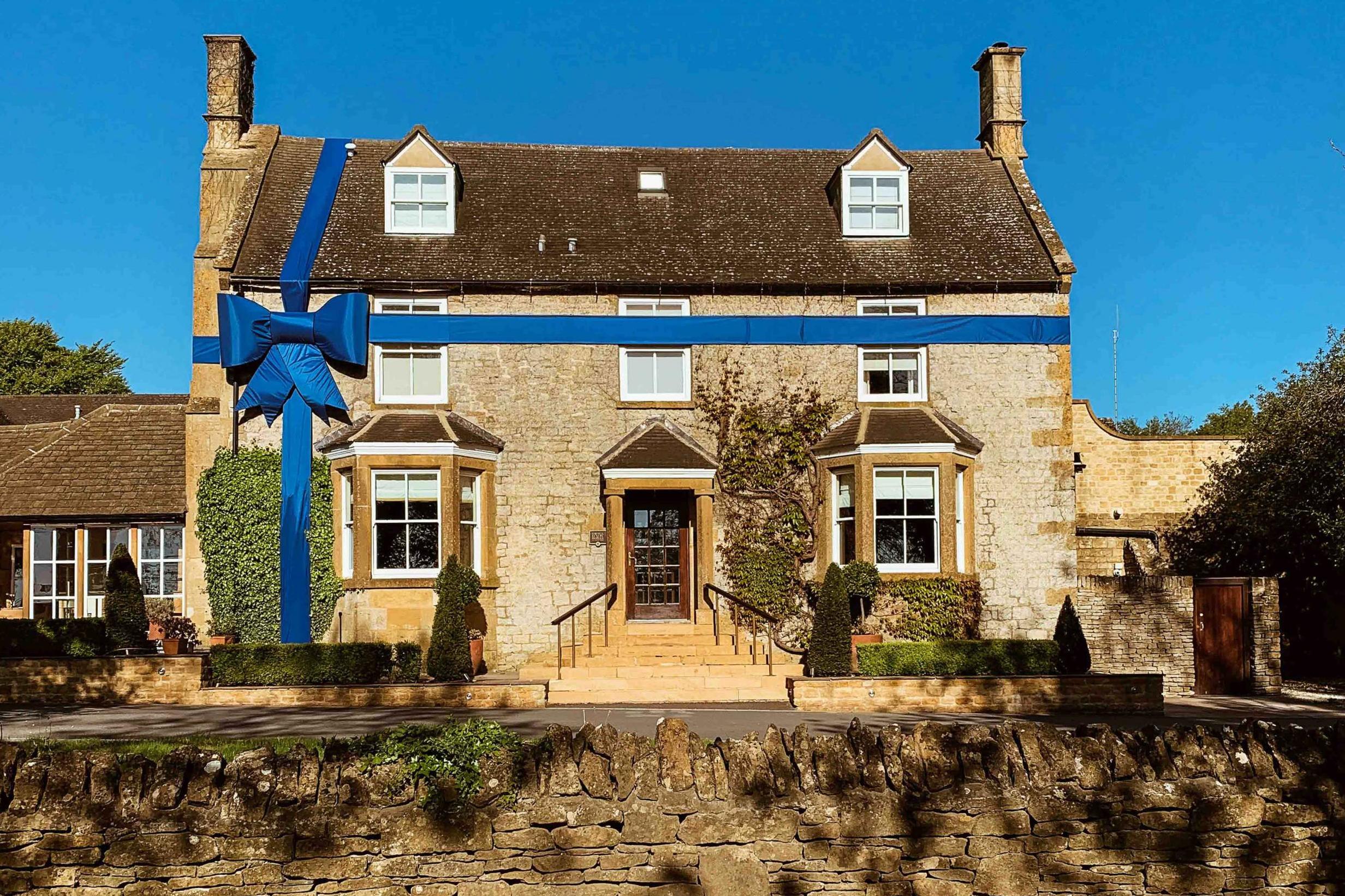 Mr & Mrs Smith to give NHS staff free stays at luxe UK hotels
