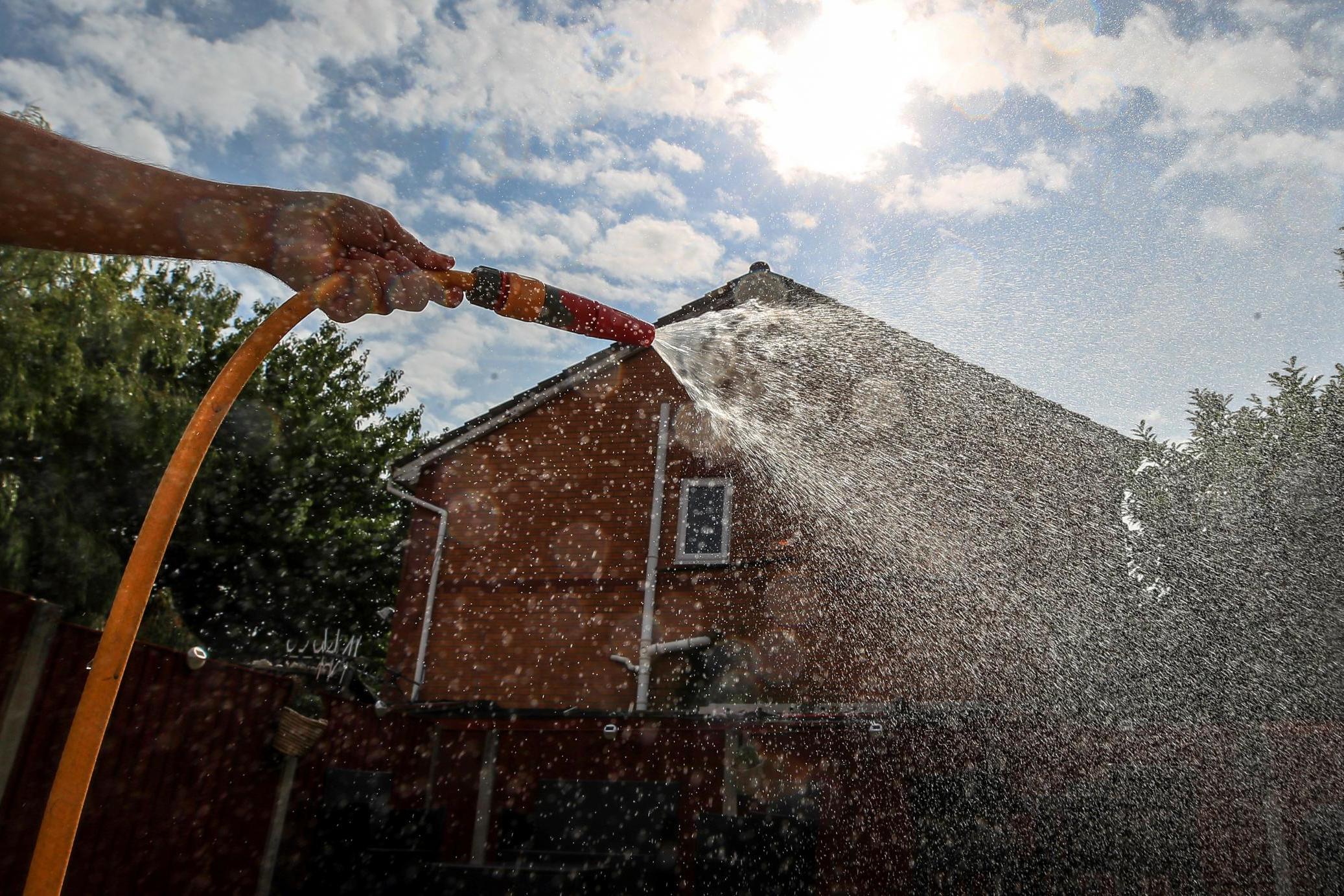 Don’t use hosepipes, gardeners urged as water demand surges