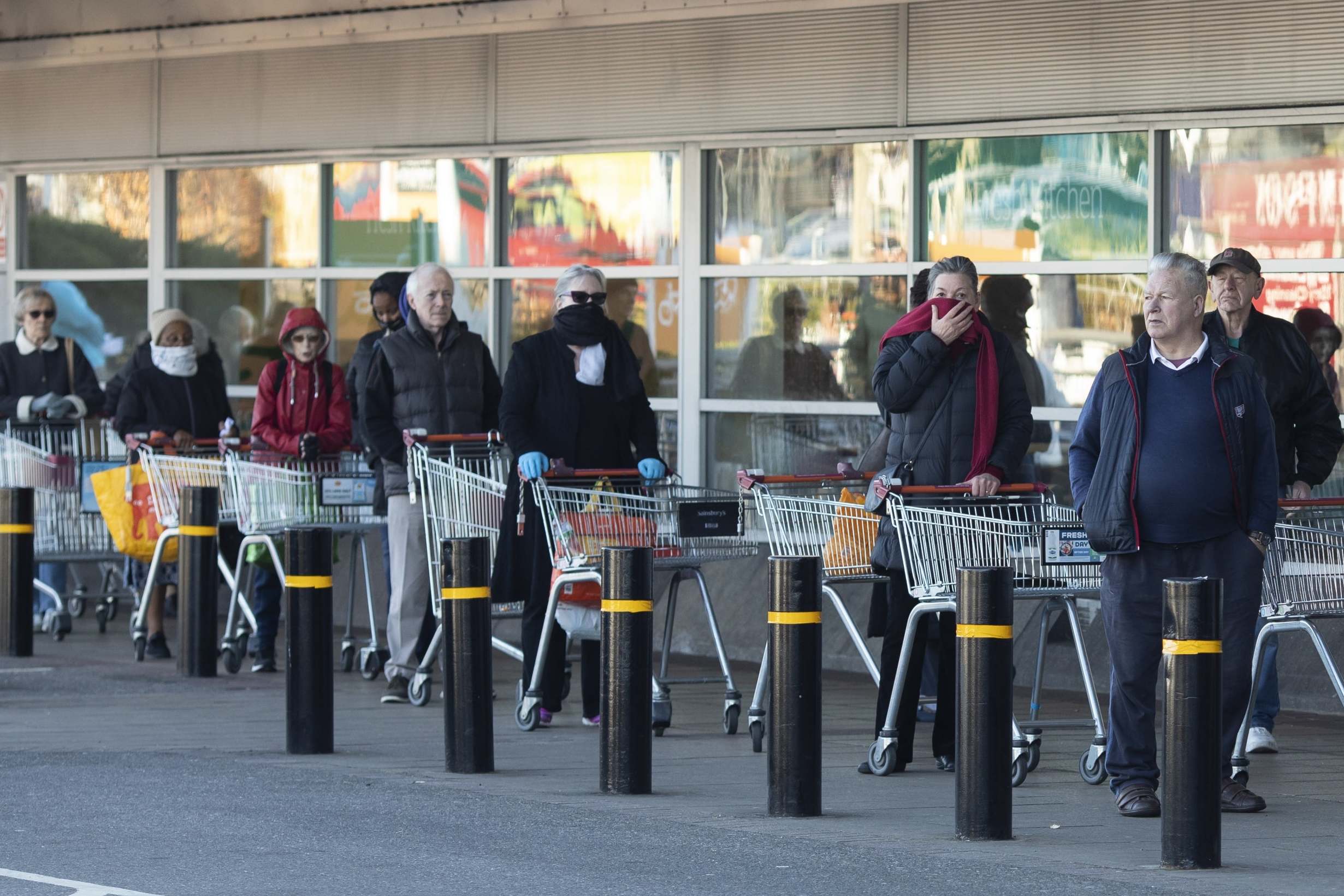 Online platform that lets volunteers do shopping for the vulnerable