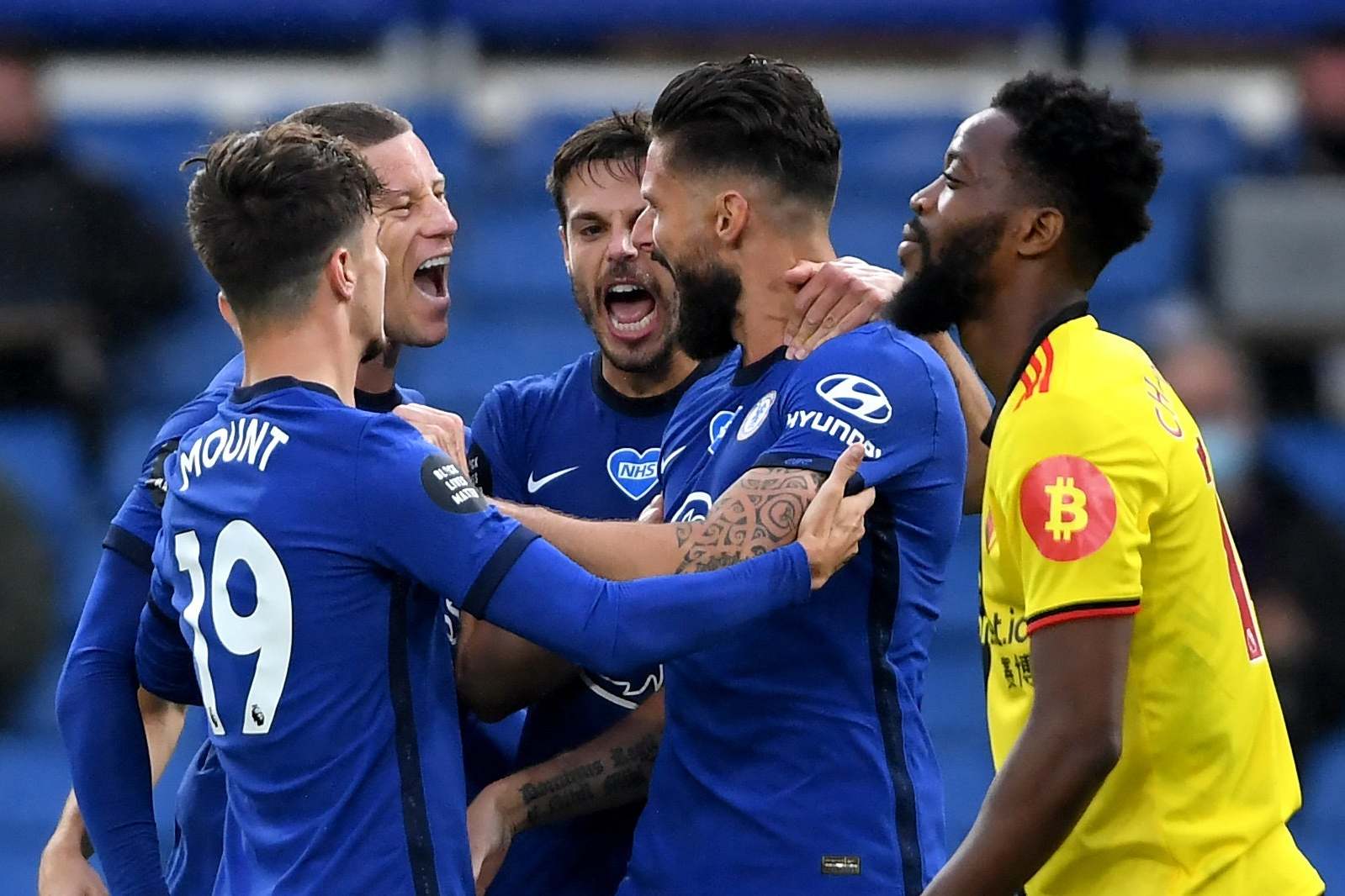 Giroud and Willian send Chelsea back into fourth as race hots up