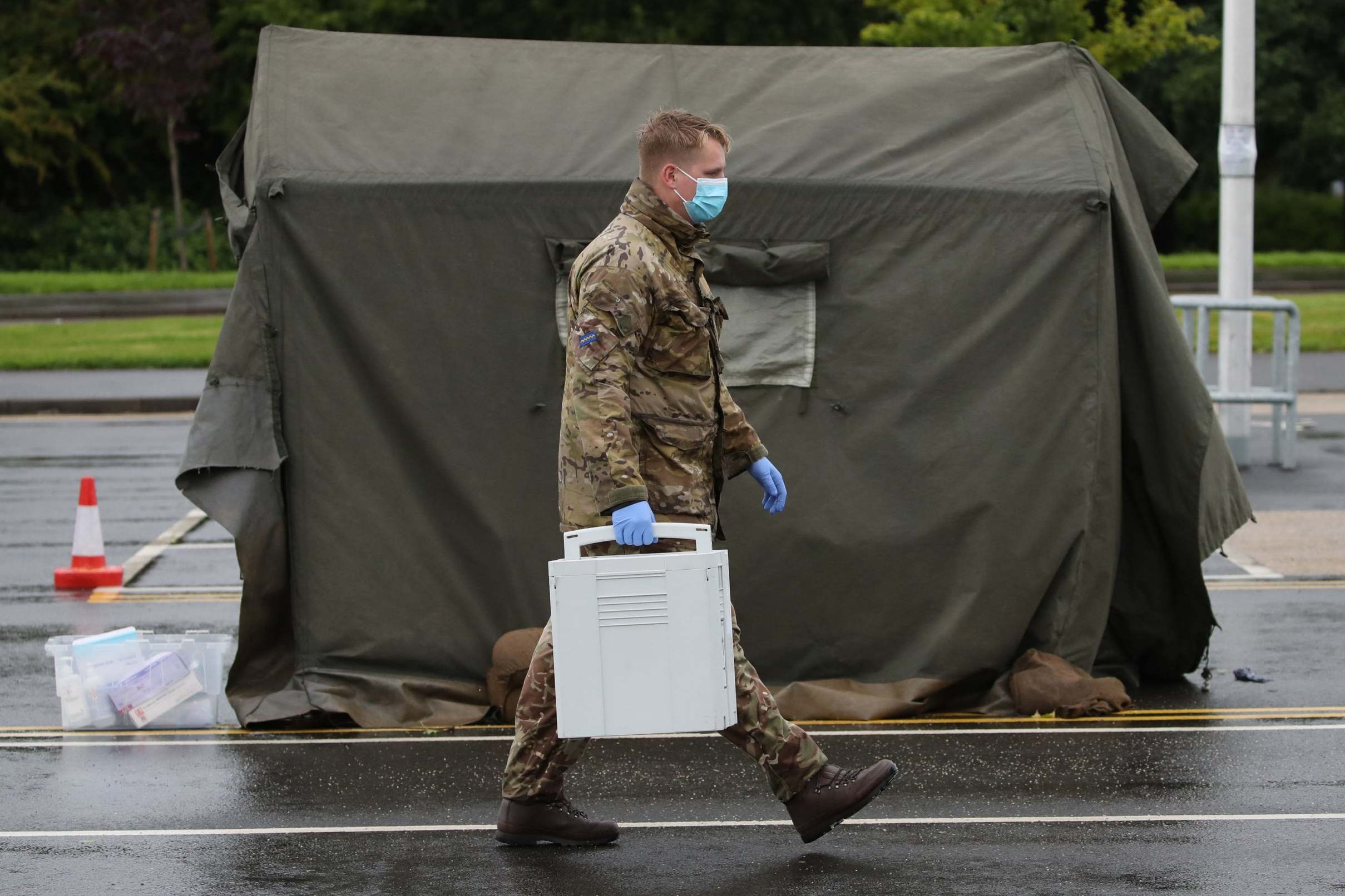 PM to hold 5pm press conference as England braces for lockdown - LIVE