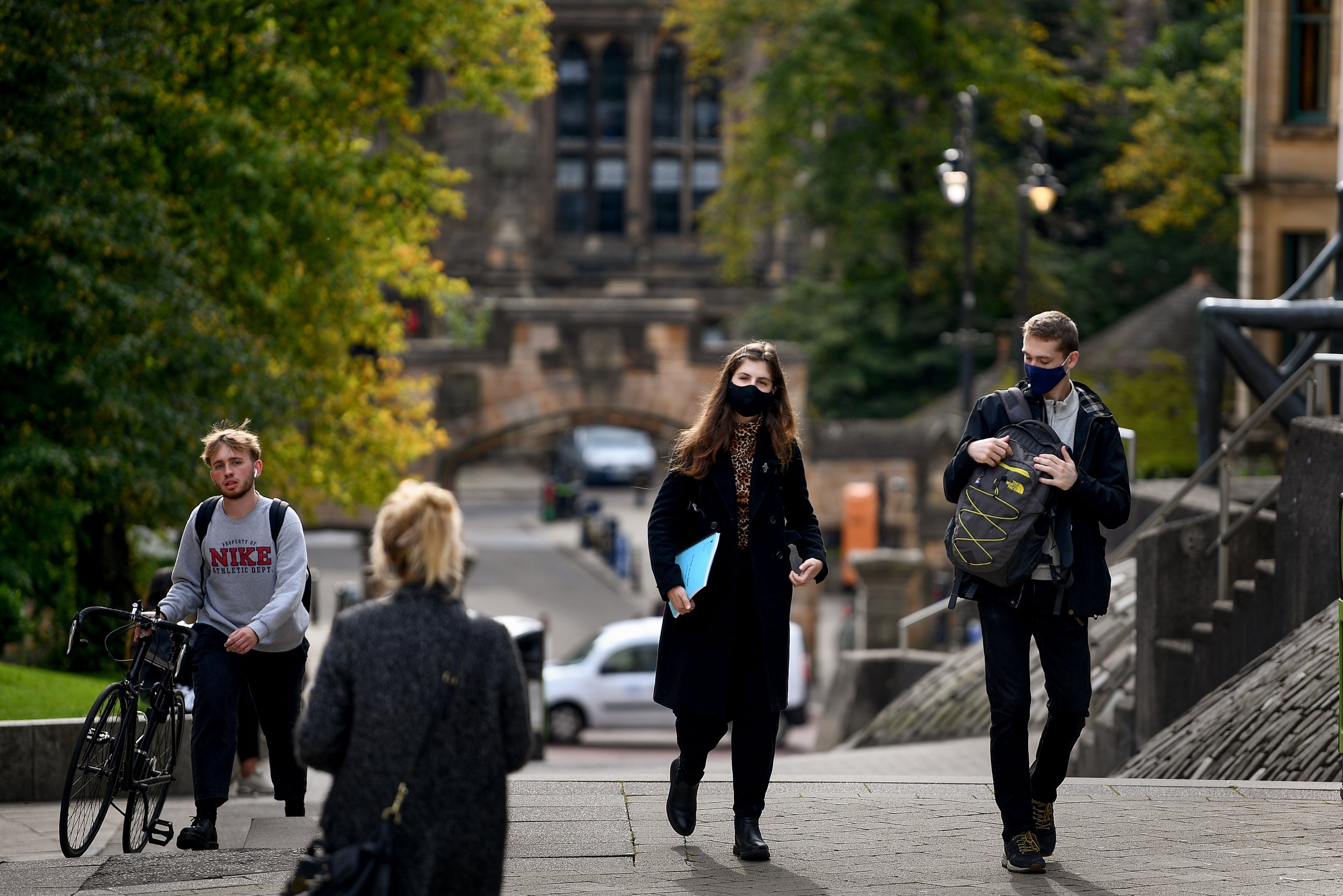 Petition to slash university tuition fees tops 200,000 signatures