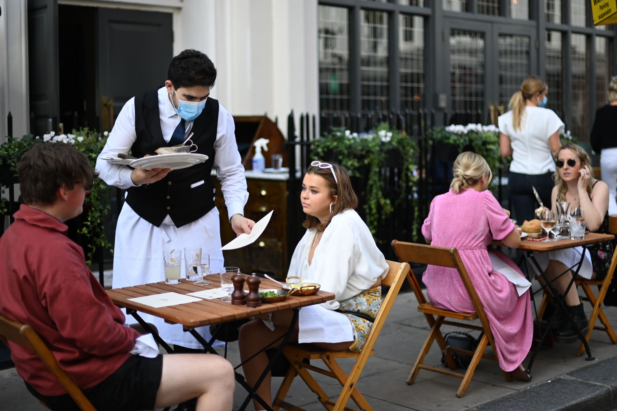 MP: Lack of 'London joy' will drive people to wine and ready meals